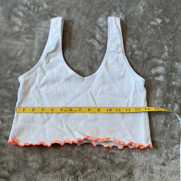 white strech crop top - Picture 3 of 5